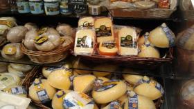 Россия в два раза сократила импорт сыров