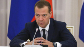 Медведев призвал развивать в России Интернет-торговлю