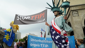 В Германии проходят массовые протесты против создания ЗСТ между США и ЕС