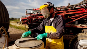 Компания Добринского района нарушила правила обращения с пестицидами