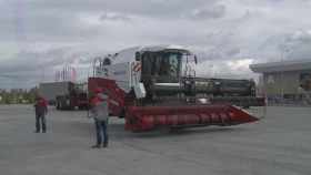 Ростсельмаш представил фермерам новый зерноуборочный комбайн NOVA