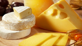В Калининградской области неоднократно находили сыр плохого качества